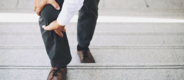 A Small Adjustment When Walking Could Delay Knee Surgery by Years 1